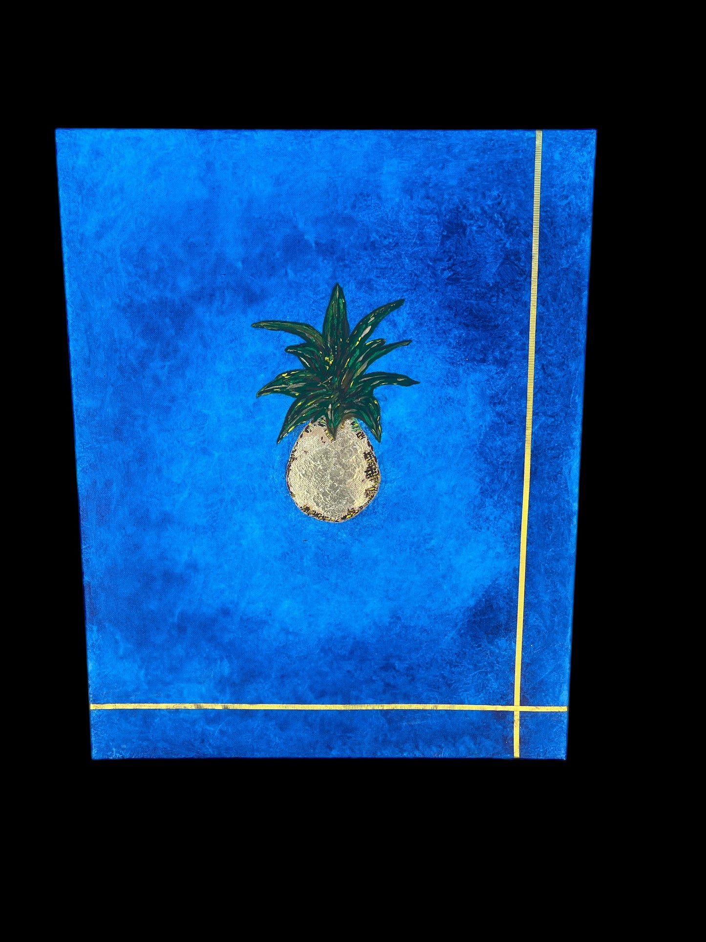 GOLDEN PINEAPPLE
